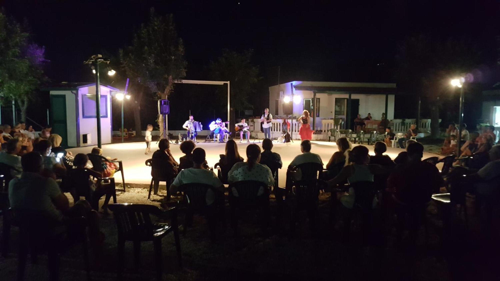 Mattinata Camping Extérieur photo
